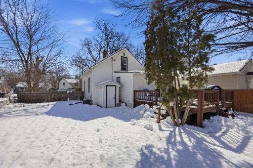 1407 10th Street S, Fargo, ND 58103