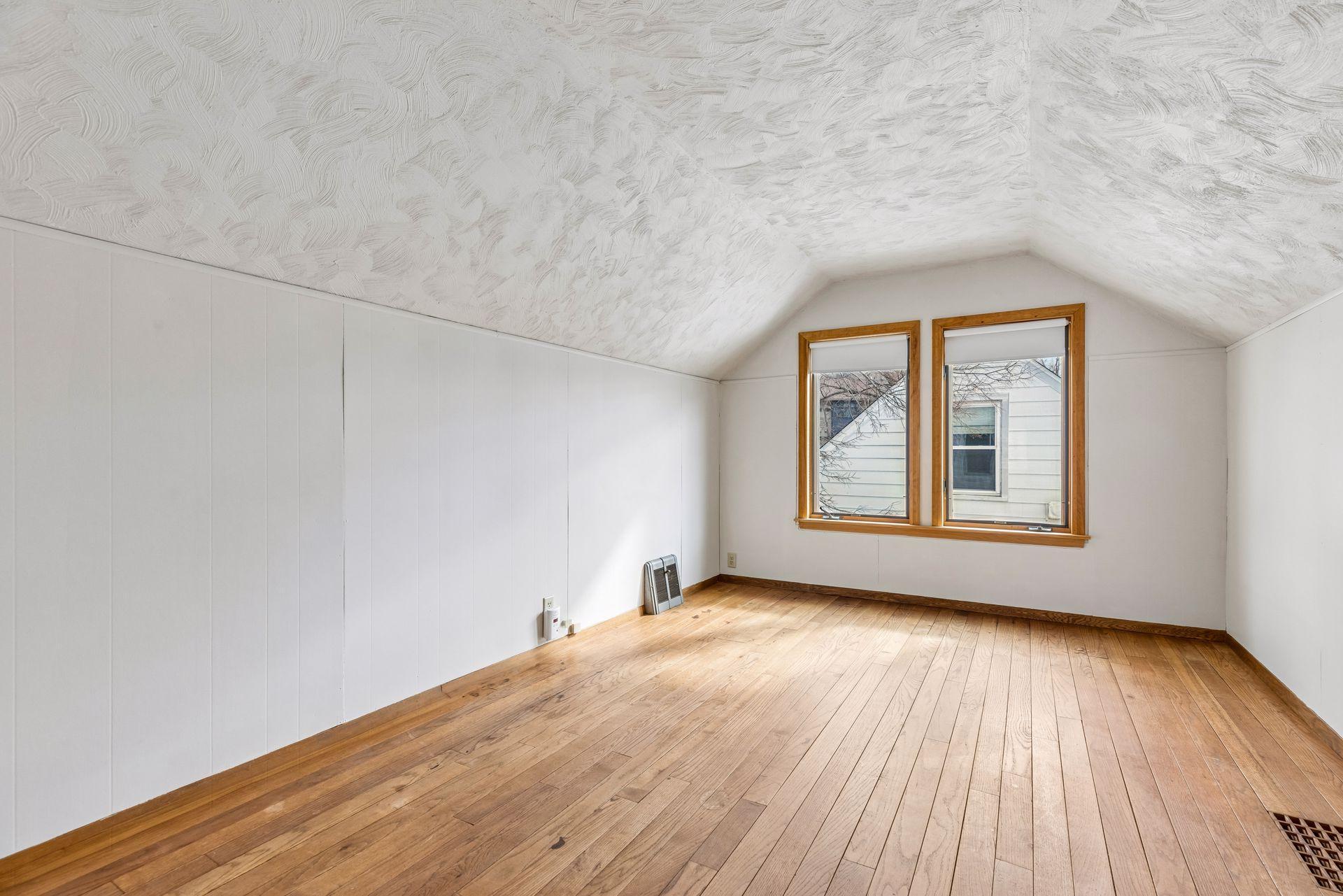 Upper level primary bedroom