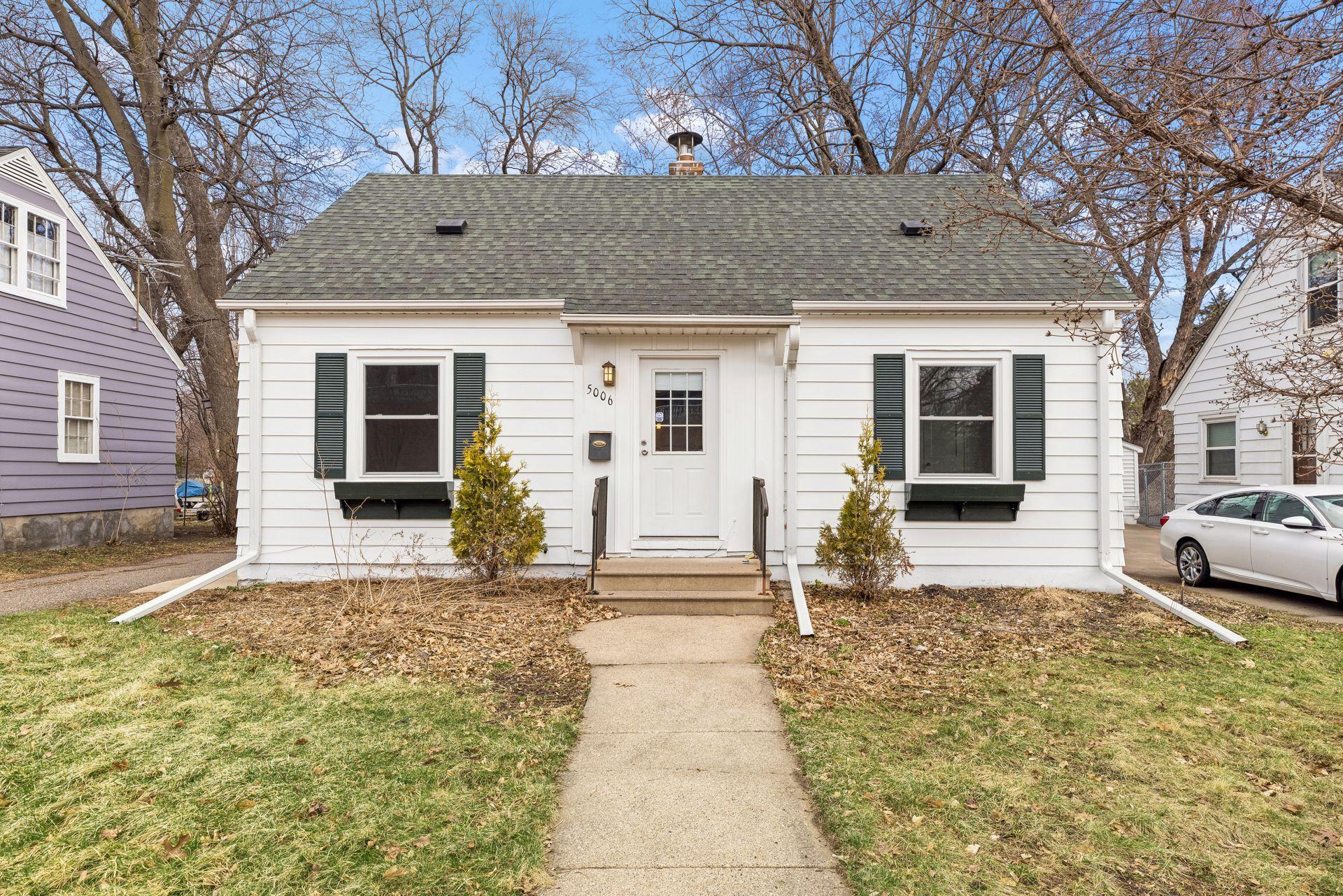 Welcome 5006 E 54th St!