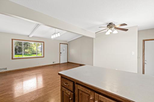 715 County Road C W, Roseville, MN 55113