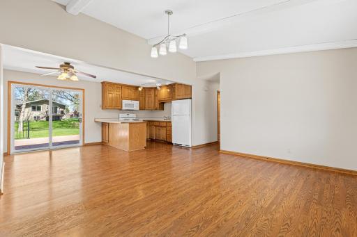 715 County Road C W, Roseville, MN 55113