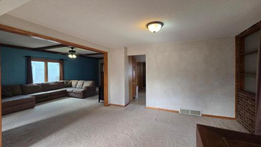 511 W 1st Street, Lakefield, MN 56150