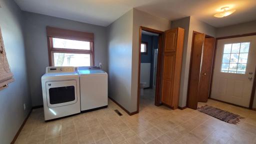511 W 1st Street, Lakefield, MN 56150