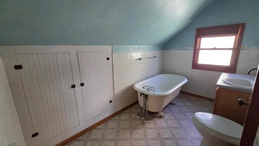 511 W 1st Street, Lakefield, MN 56150