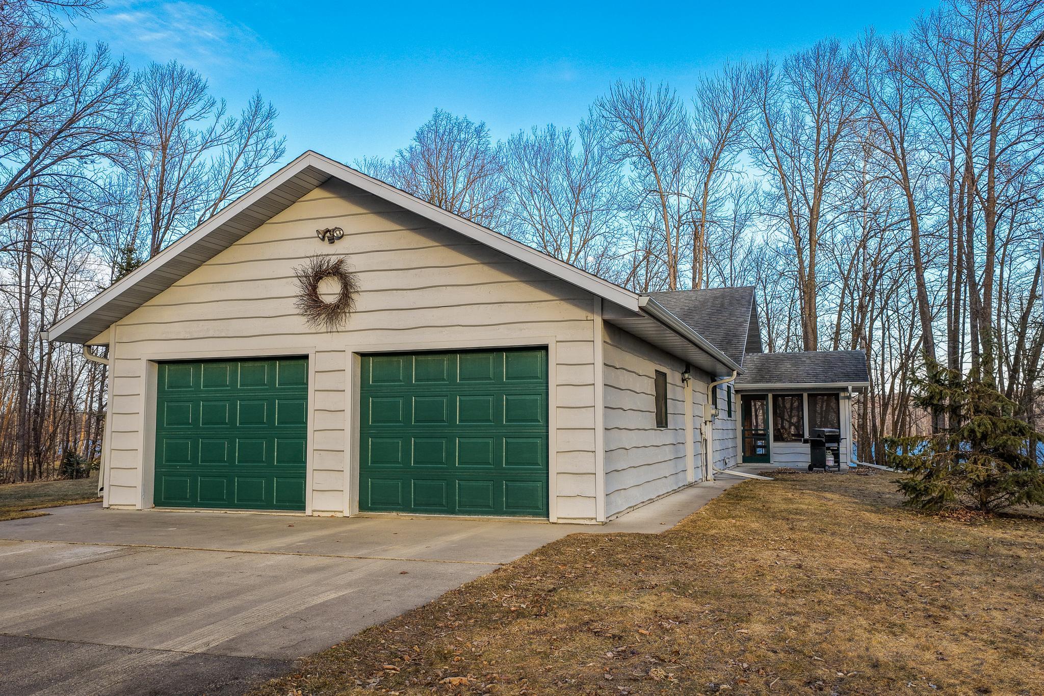 Single level home, no internal stairs!