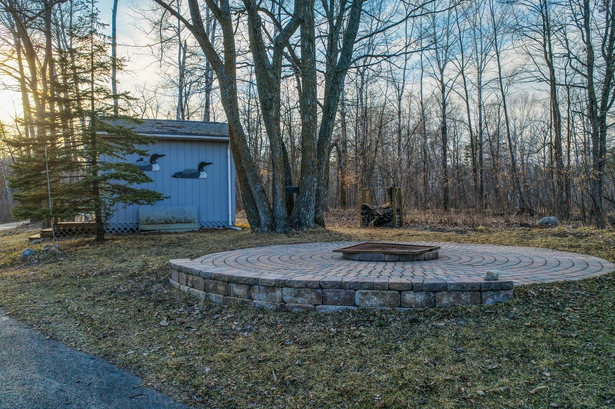 Paver patio fire pit