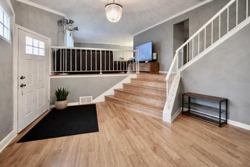 9130 Flyway Circle, Eden Prairie, MN 55347