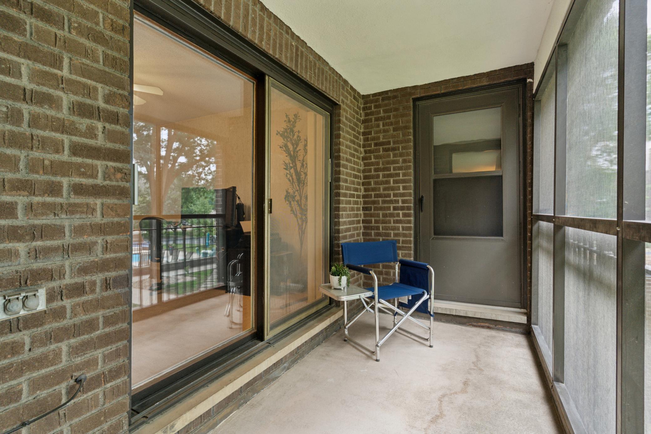 Enjoy your morning coffee on the screened in porch!