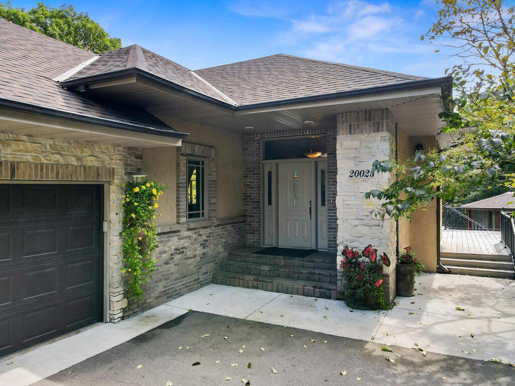 20025 Jeffrey Ave N Forest Lake MN 55025 USA-021-017-018-MLS_Size.jpg