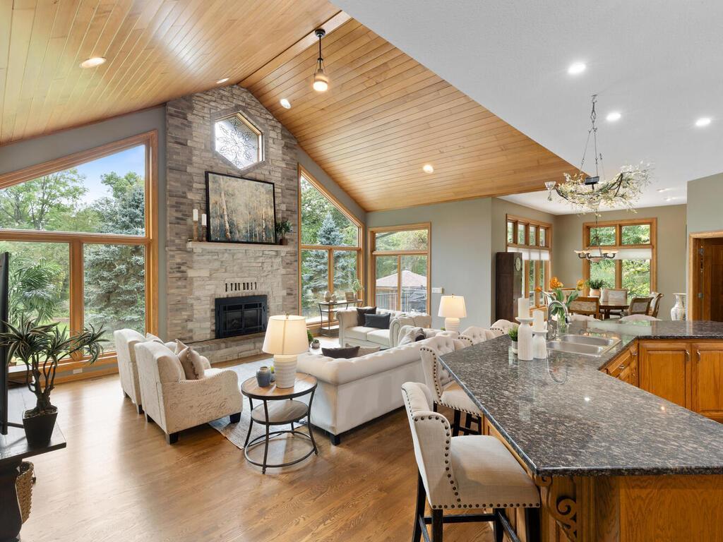 20025 Jeffrey Ave N Forest Lake MN 55025 USA-035-039-034-MLS_Size.jpg