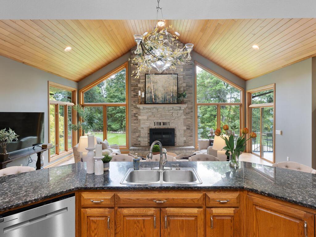 20025 Jeffrey Ave N Forest Lake MN 55025 USA-031-038-028-MLS_Size.jpg