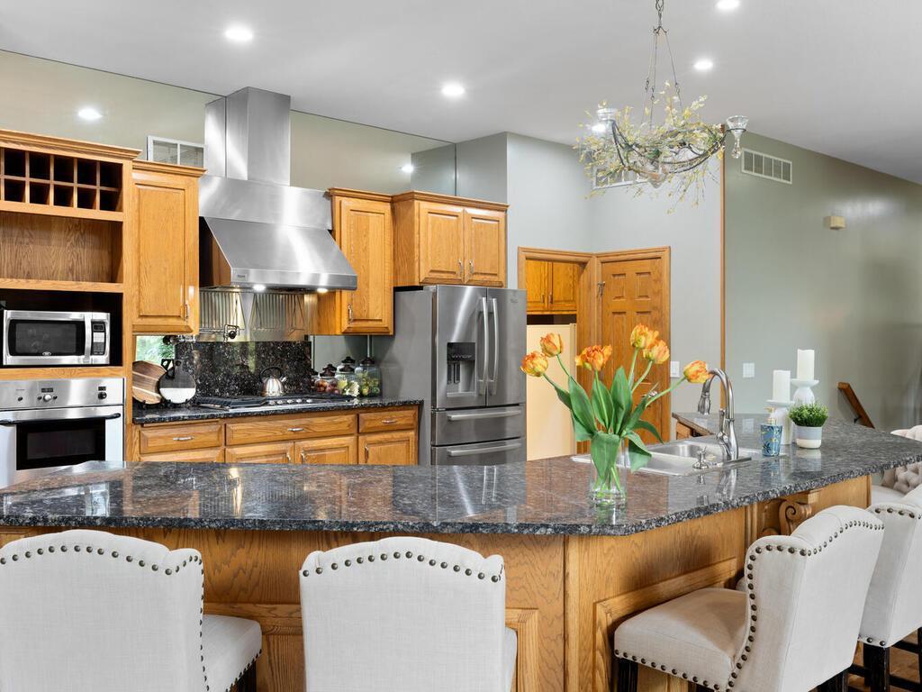 20025 Jeffrey Ave N Forest Lake MN 55025 USA-035-066-032-MLS_Size.jpg