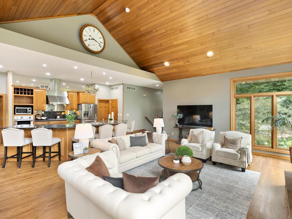 20025 Jeffrey Ave N Forest Lake MN 55025 USA-039-058-036-MLS_Size.jpg