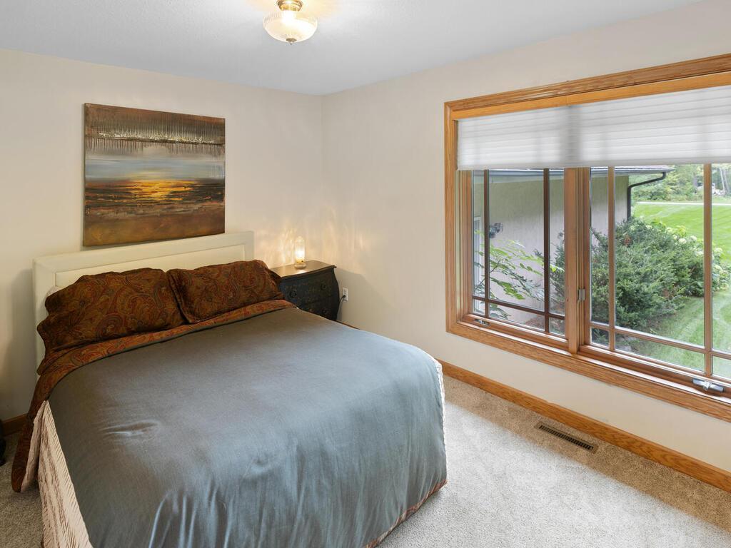 20025 Jeffrey Ave N Forest Lake MN 55025 USA-048-040-045-MLS_Size.jpg