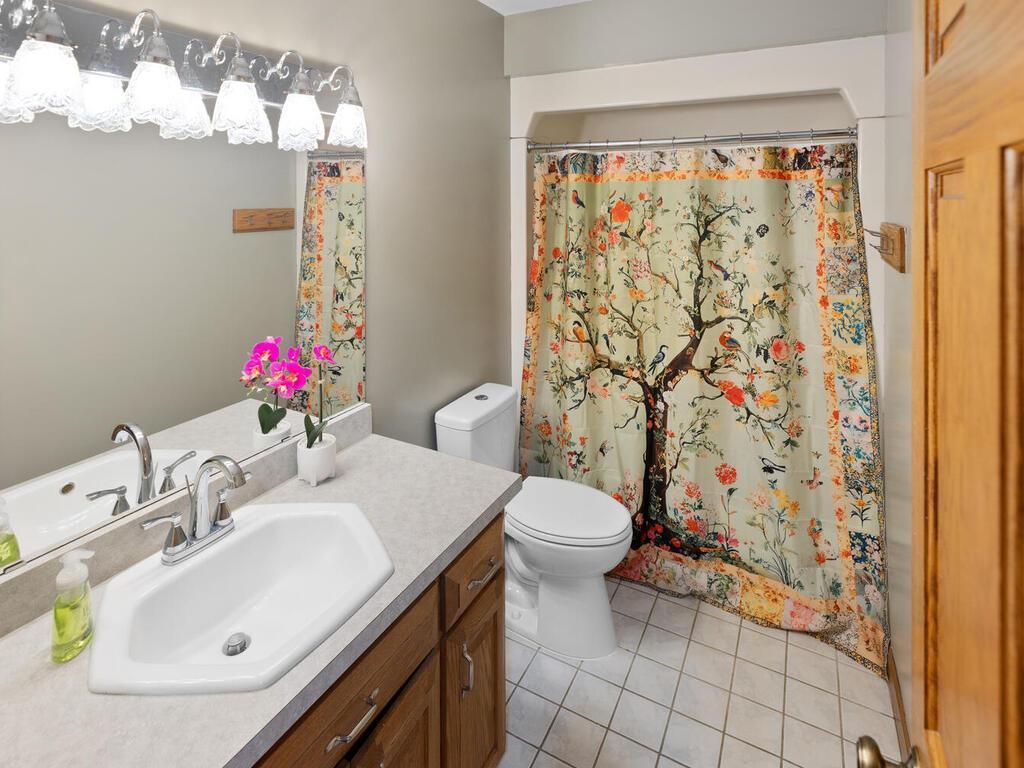 20025 Jeffrey Ave N Forest Lake MN 55025 USA-049-032-046-MLS_Size.jpg