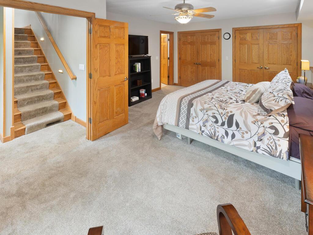 20025 Jeffrey Ave N Forest Lake MN 55025 USA-051-031-048-MLS_Size.jpg