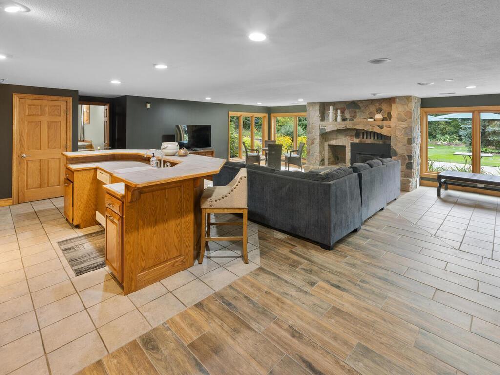 20025 Jeffrey Ave N Forest Lake MN 55025 USA-060-053-057-MLS_Size.jpg