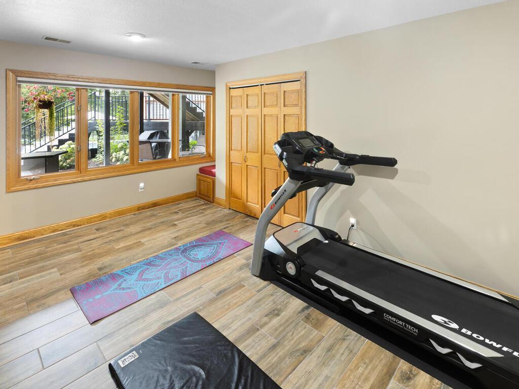 20025 Jeffrey Ave N Forest Lake MN 55025 USA-066-022-063-MLS_Size.jpg