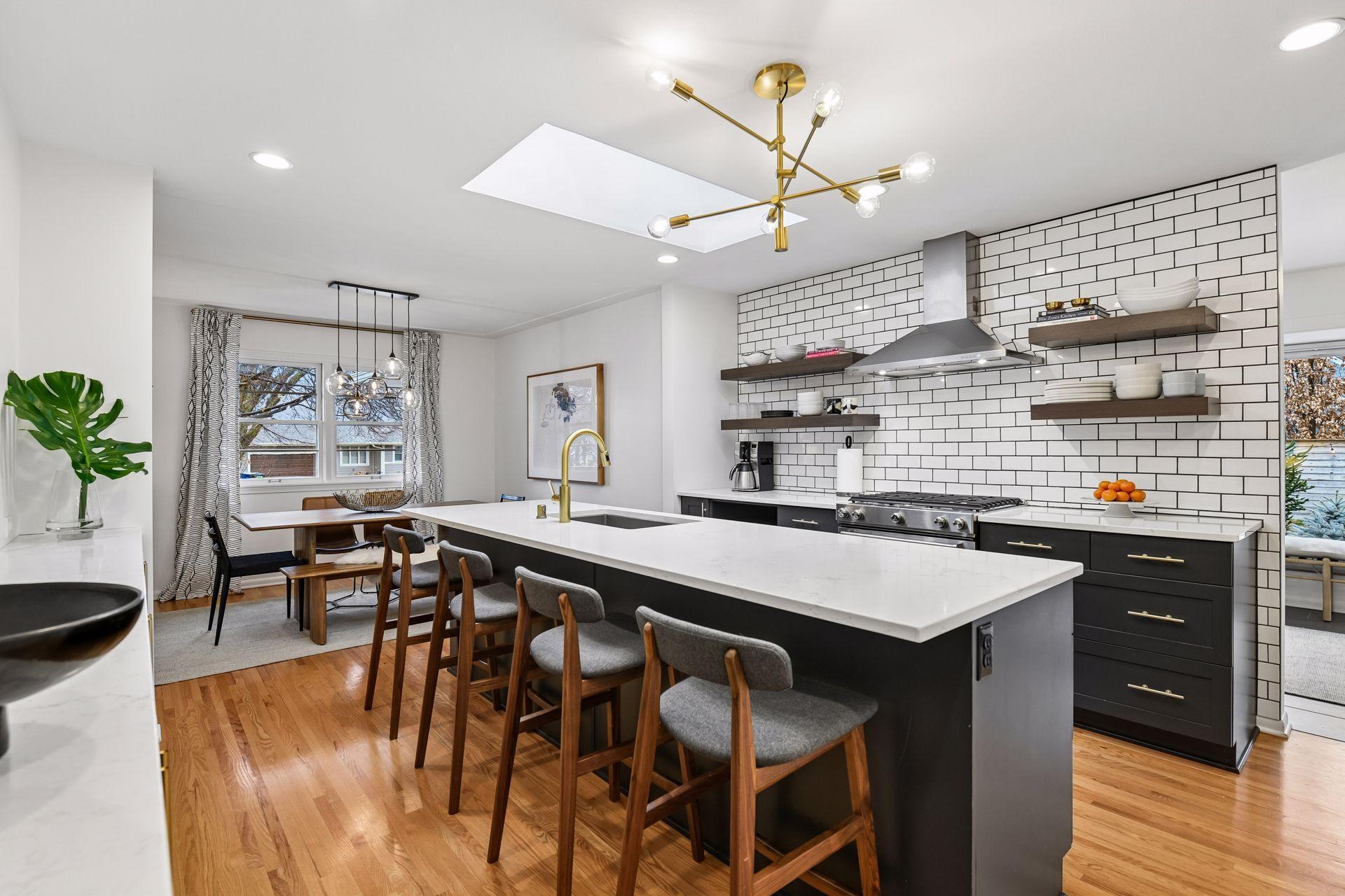 5121 Valley View Road - Spacecrafting - 0016.jpg