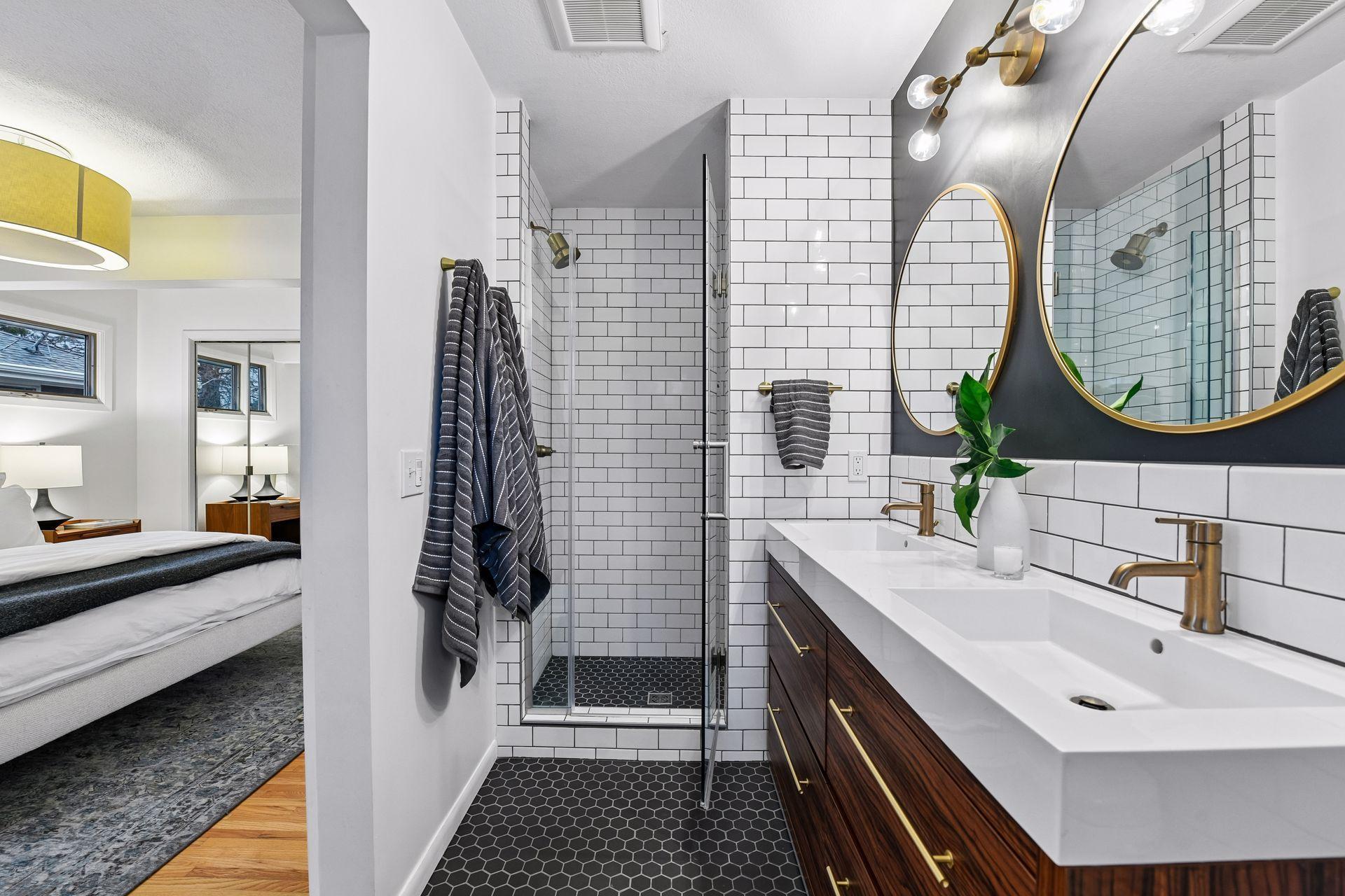 5121 Valley View Road - Spacecrafting - 0033.jpg