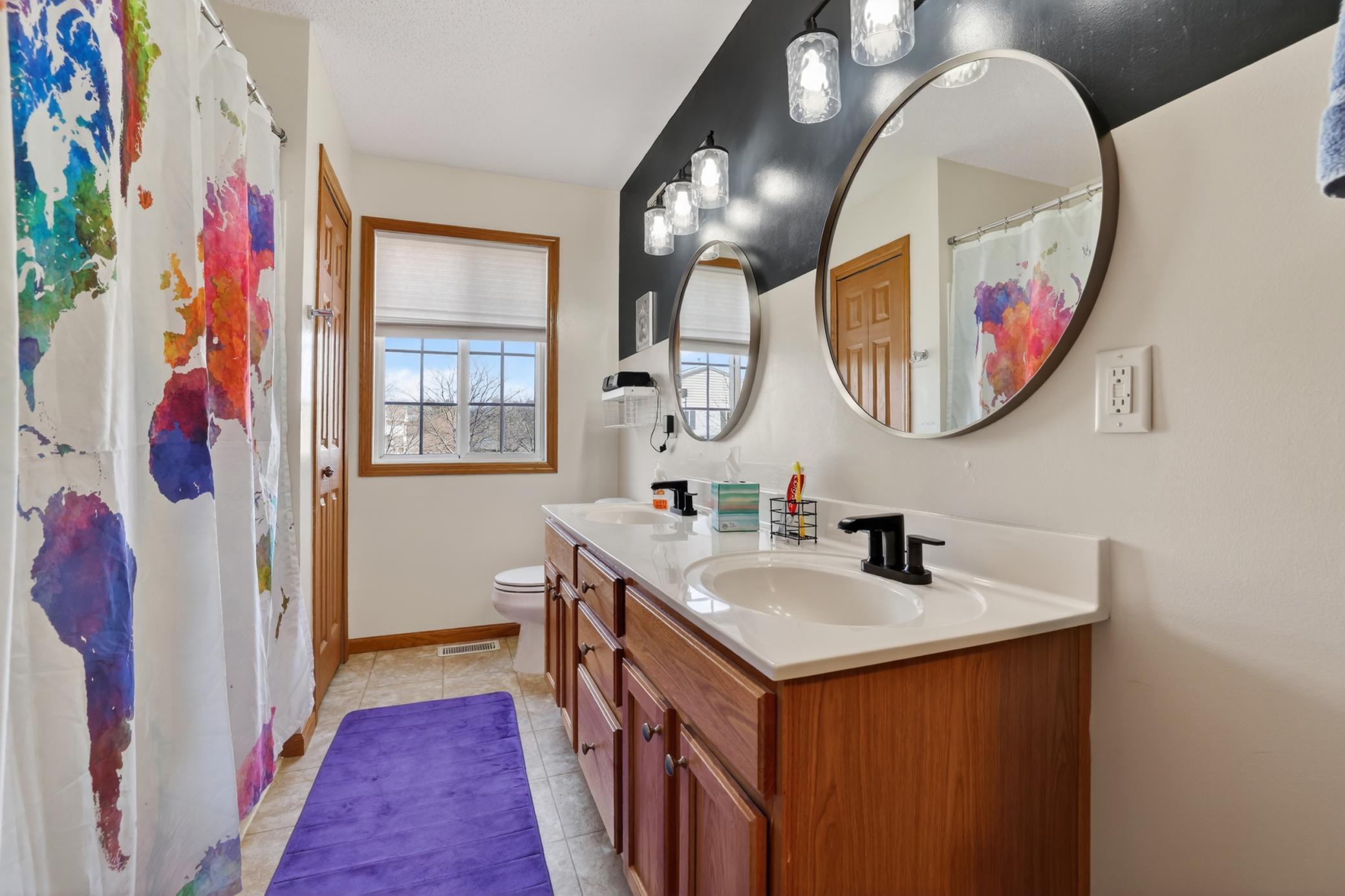 Main Bath on Upper Floor