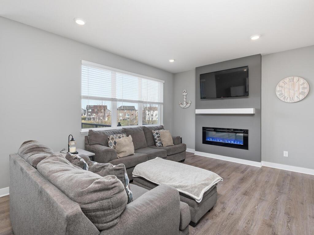 1048 Shoreview Dr Jordan MN 55352 USA-004-009-Shoreview DrJordan4-MLS_Size.jpg