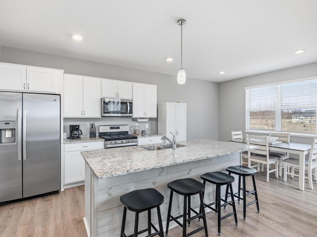 1048 Shoreview Dr Jordan MN 55352 USA-005-011-Shoreview DrJordan5-MLS_Size.jpg