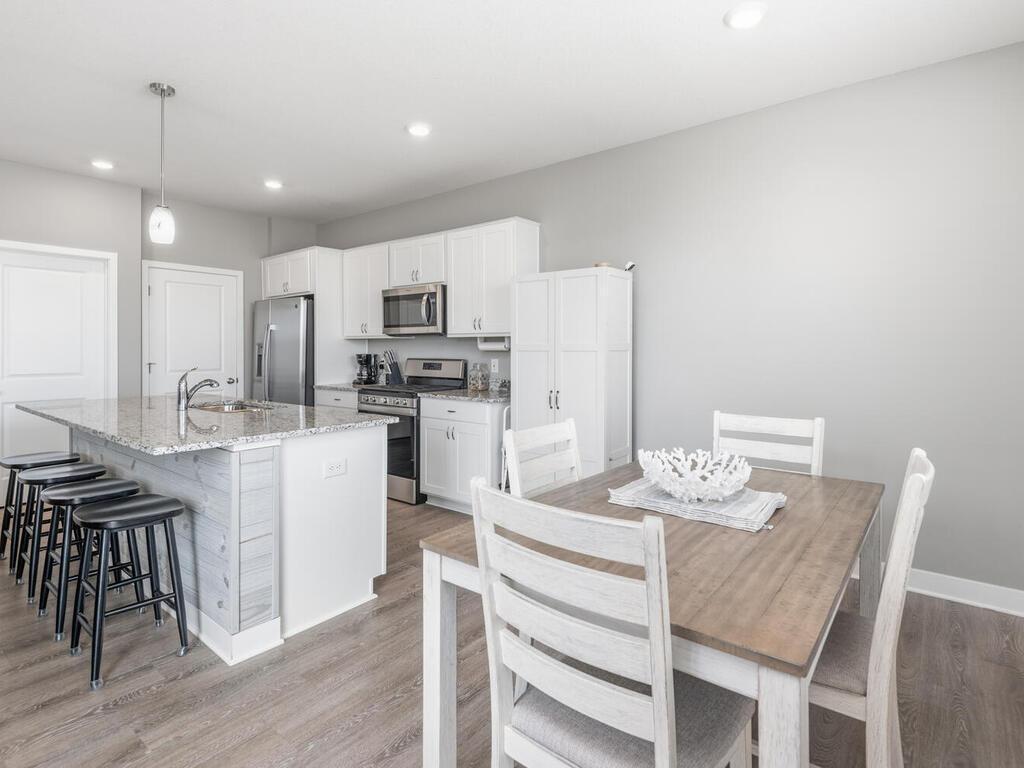 1048 Shoreview Dr Jordan MN 55352 USA-012-024-Shoreview DrJordan12-MLS_Size.jpg