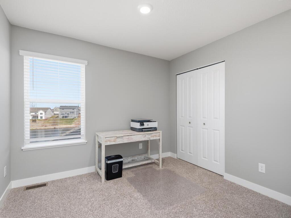 1048 Shoreview Dr Jordan MN 55352 USA-021-012-Shoreview DrJordan21-MLS_Size.jpg