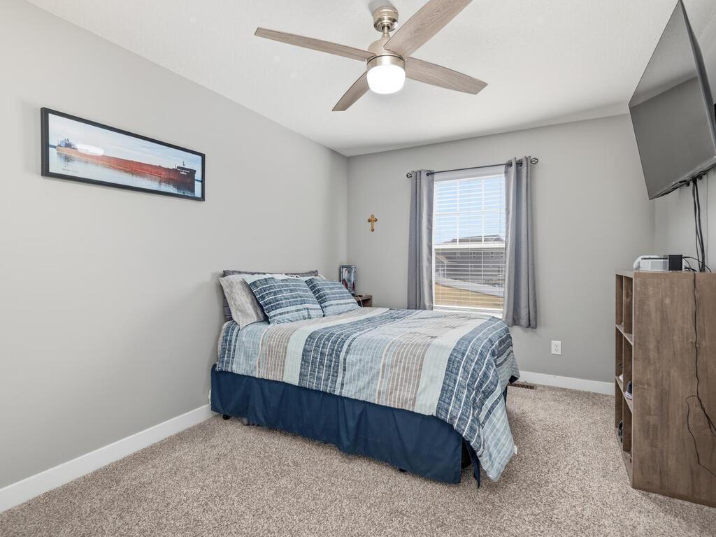 1048 Shoreview Dr Jordan MN 55352 USA-022-025-Shoreview DrJordan22-MLS_Size.jpg