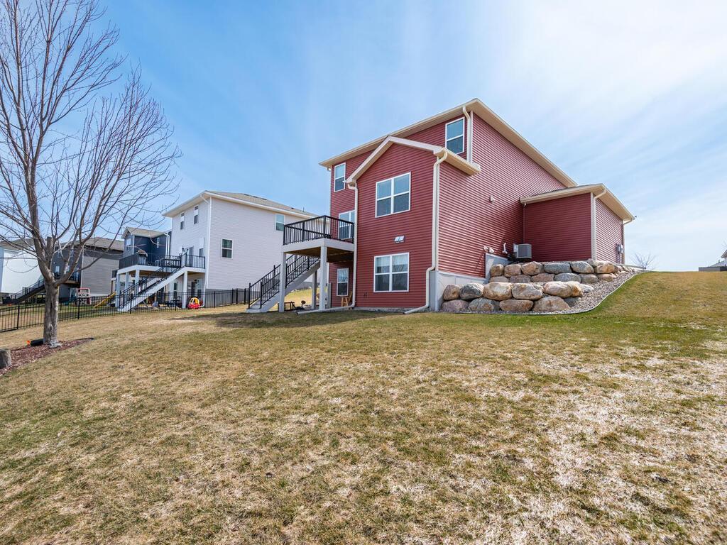 1048 Shoreview Dr Jordan MN 55352 USA-034-023-Shoreview DrJordan34-MLS_Size.jpg