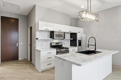 5601 Smetana Drive, 214, Hopkins, MN 55343