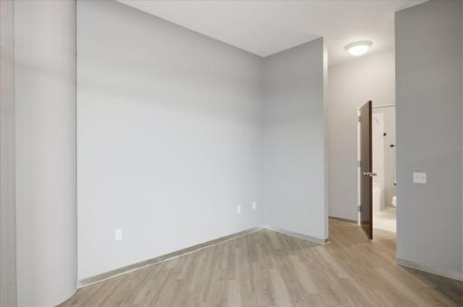 Wide-open, tall walls make a space feel more spacious.