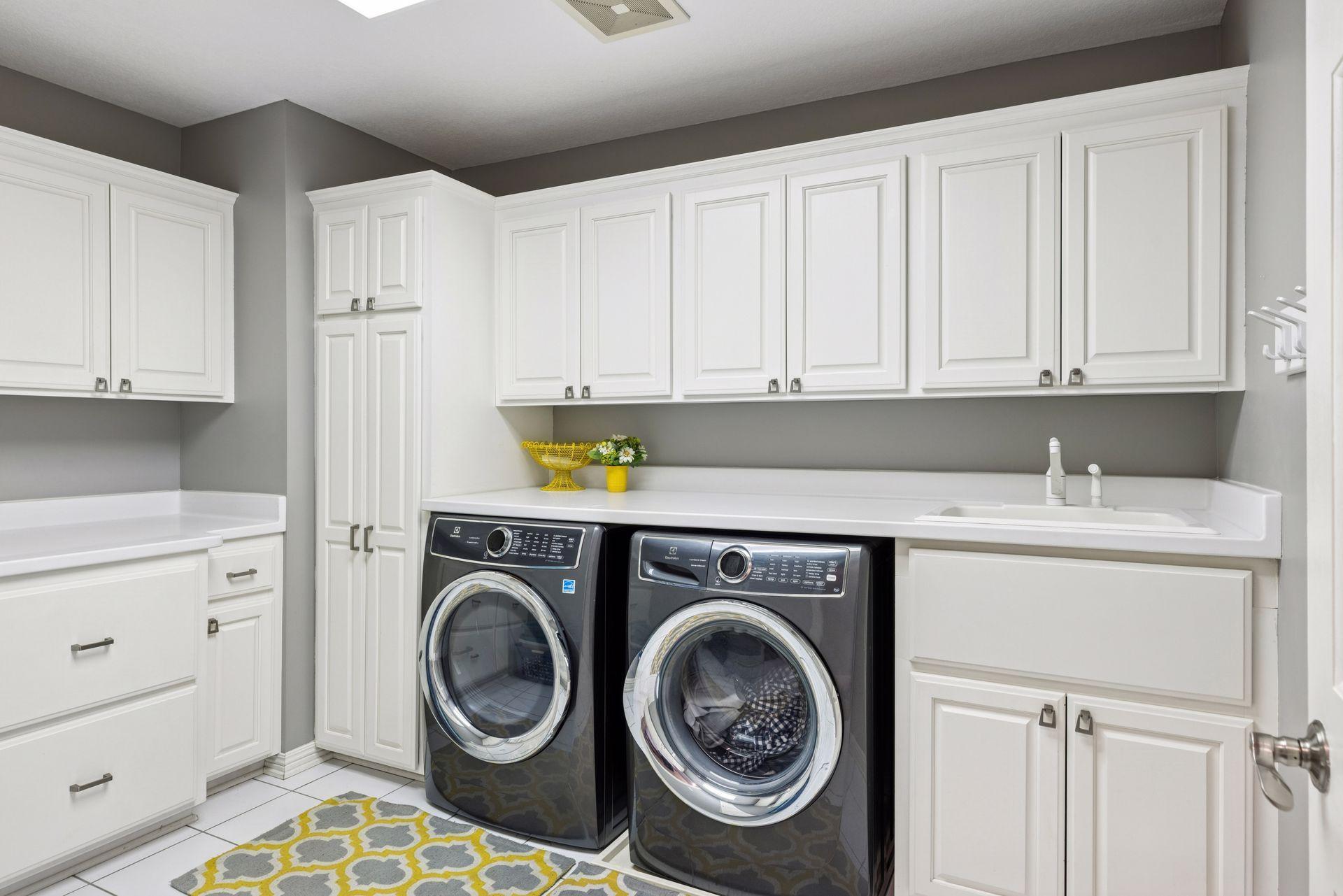 upper level laundry room