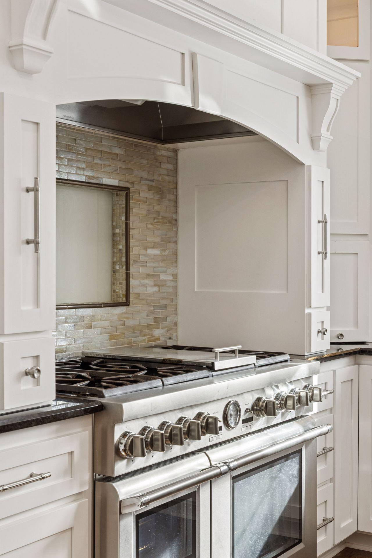 multi-burner plus griddle, 2 oven Thermador Stove