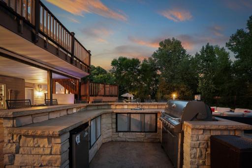 2012 Pine Ridge Drive, West Saint Paul, MN 55118