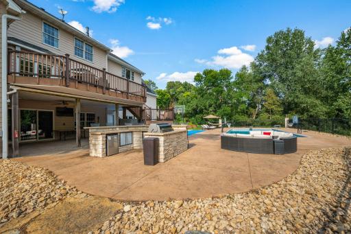 2012 Pine Ridge Drive, West Saint Paul, MN 55118