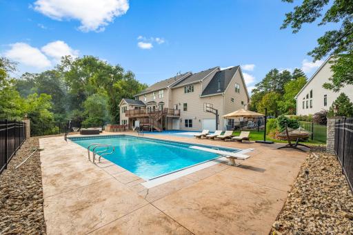2012 Pine Ridge Drive, West Saint Paul, MN 55118