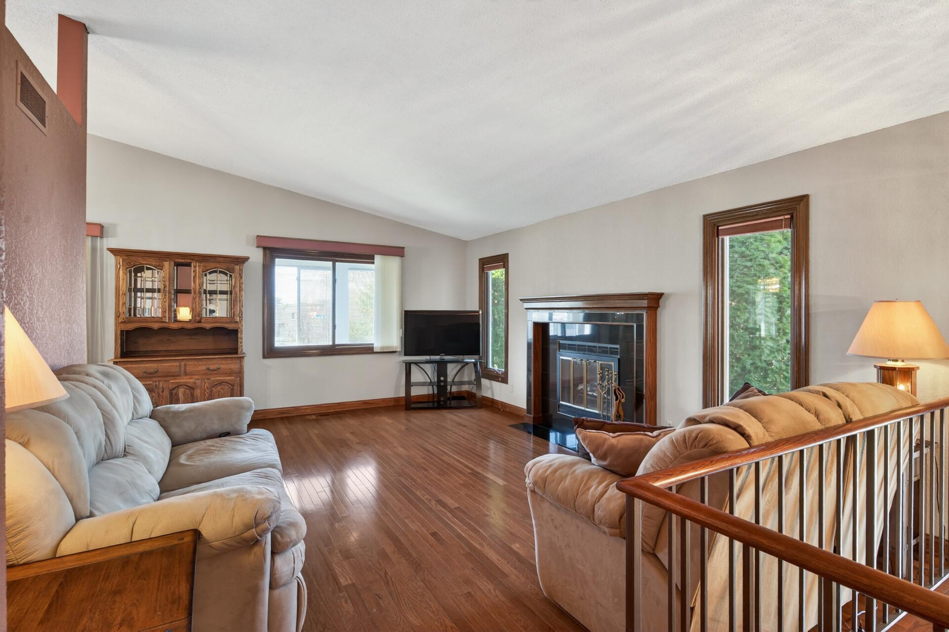 Everything in this unit was done right, no builder grade finishes here.