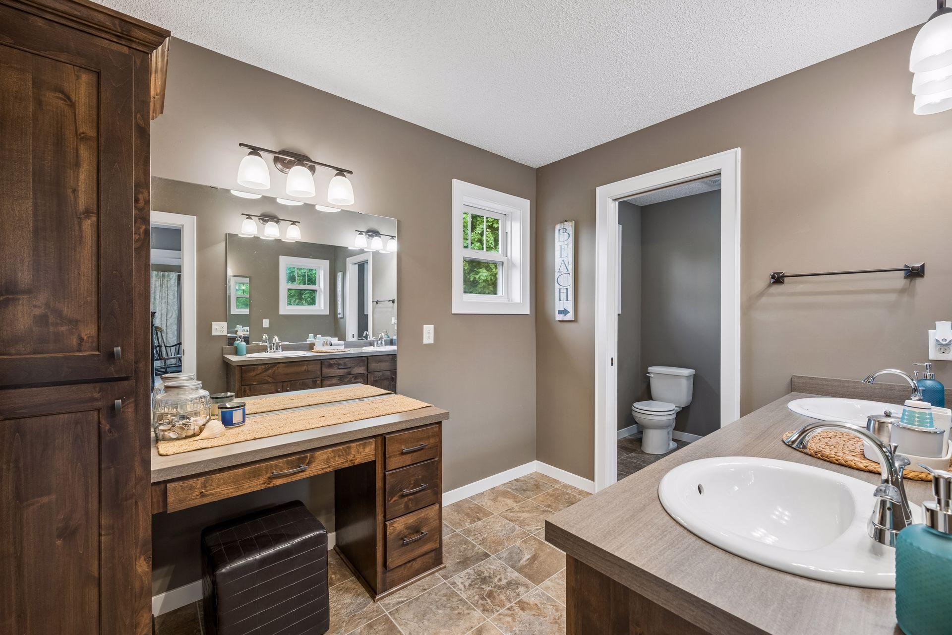Upstairs Full Bath