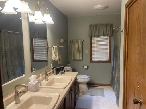 207 E Hollett Street, Tracy, MN 56175