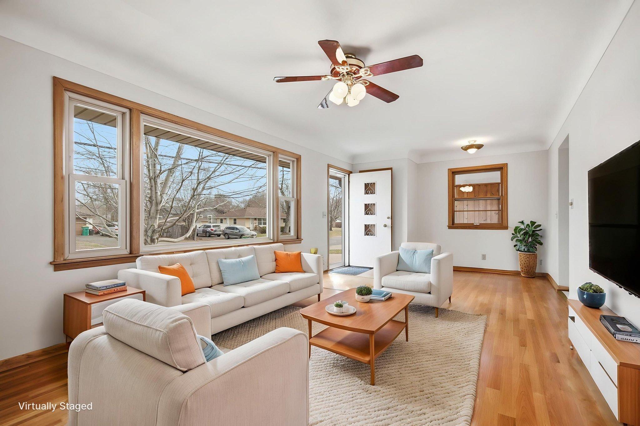 10-web-or-mls-DSC08217 virtually staged.jpeg