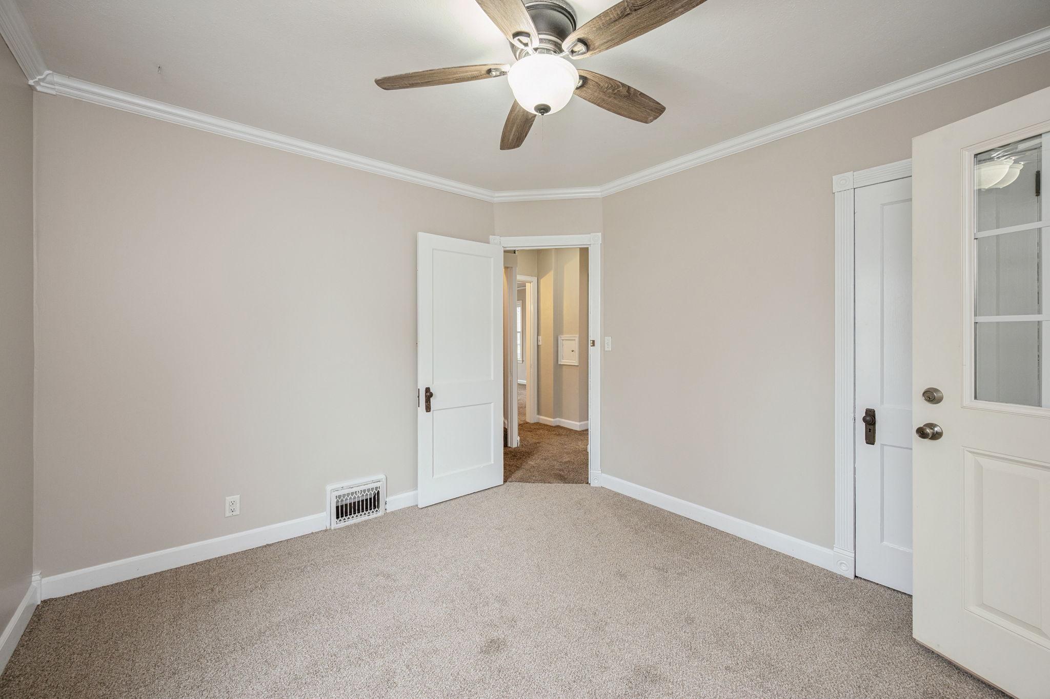 426 Webster St Fairmont MN-20.jpg