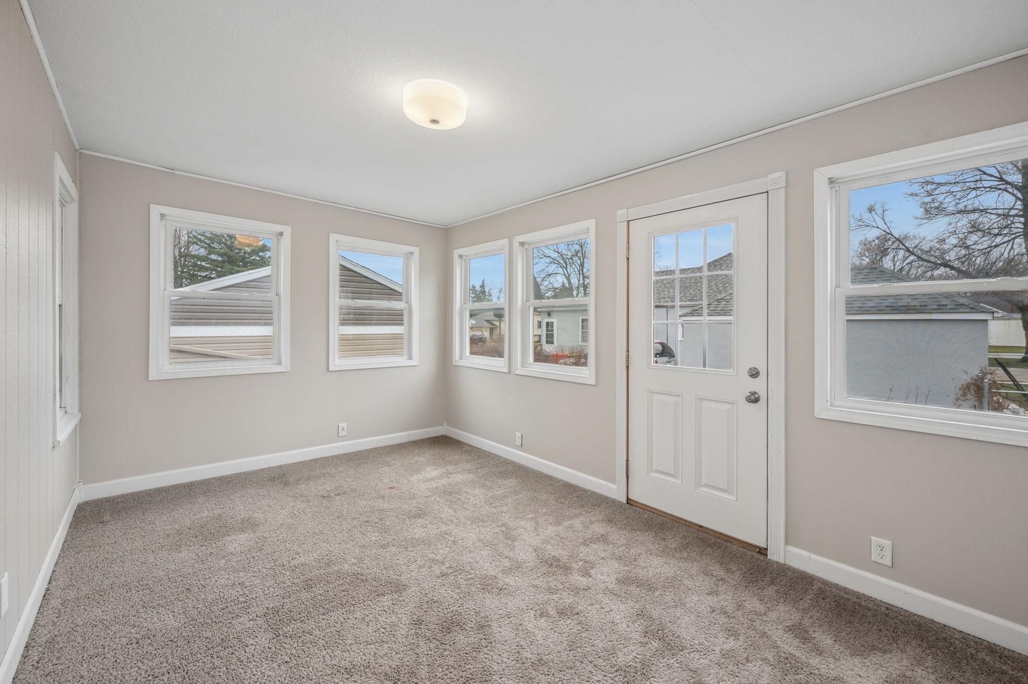 426 Webster St Fairmont MN-21.jpg