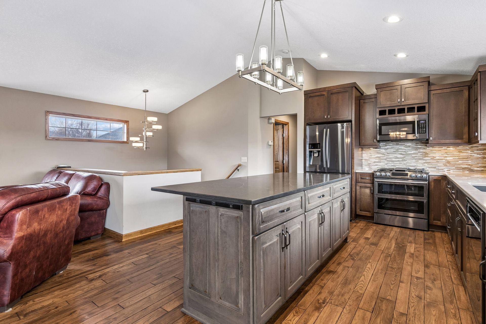 Large center island with seating for 4