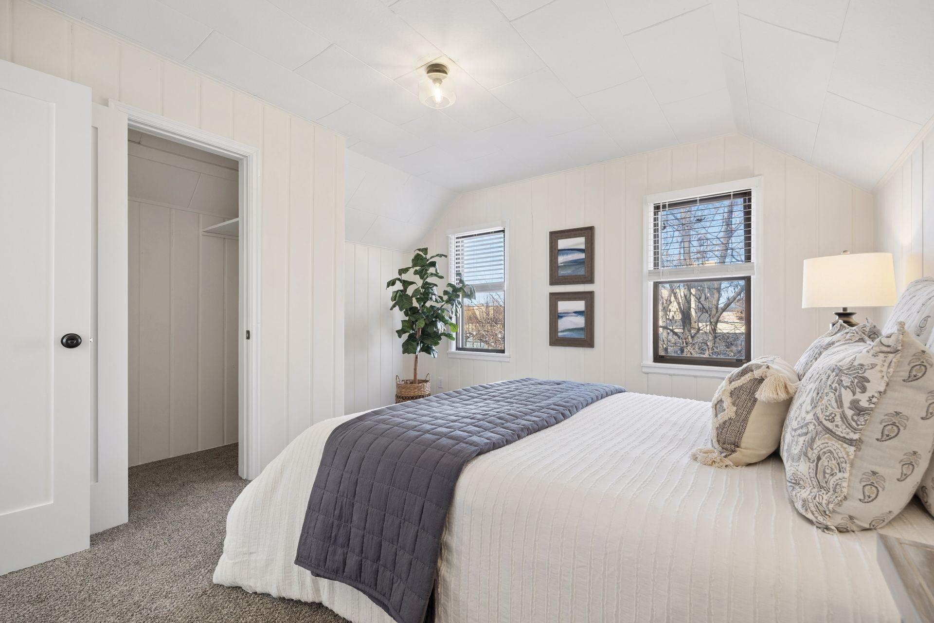 3951 Thomas Ave N - Spacecrafting - 0026.jpg