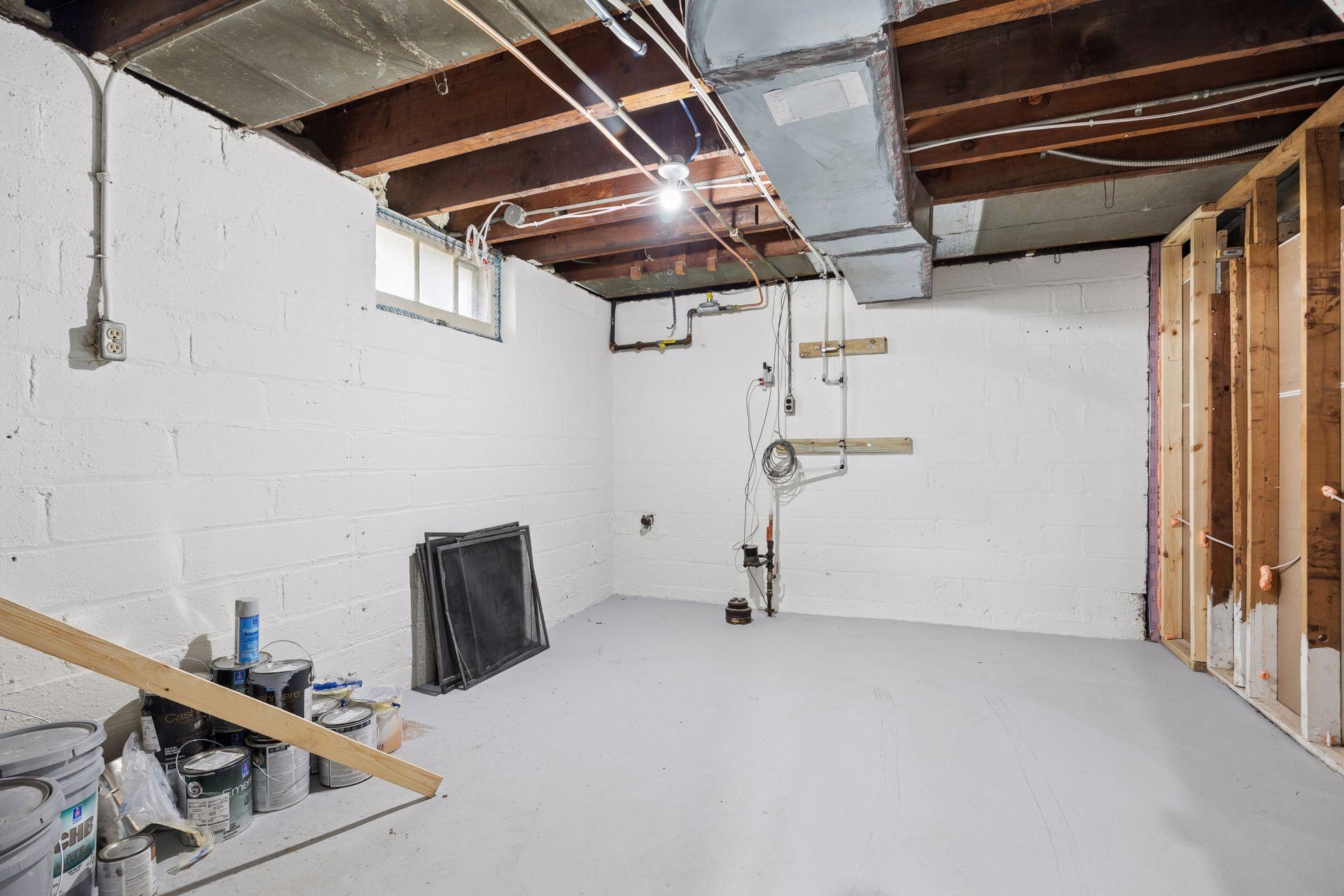 3951 Thomas Ave N - Spacecrafting - 0035.jpg