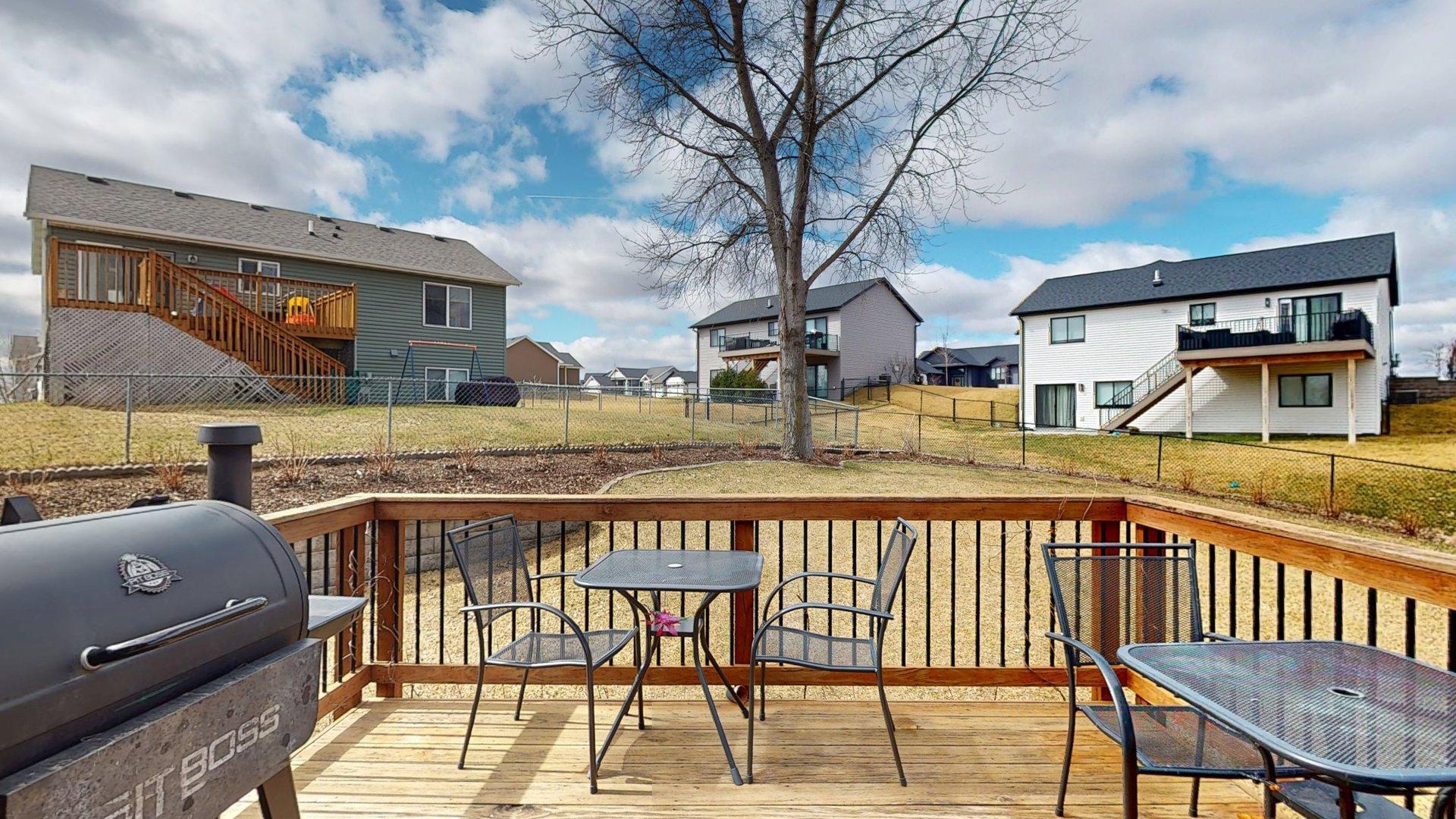 3974-Orchardview-Ln-NW-Rochester-MN-Deck-2.jpg