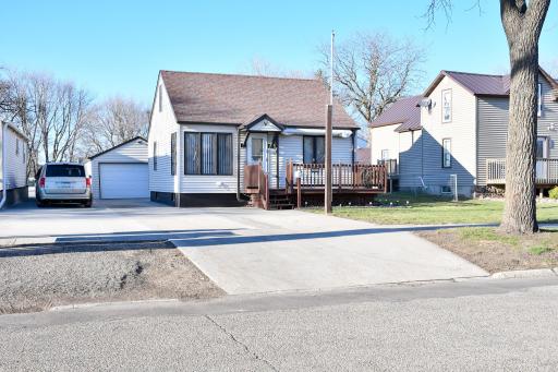 1539 Dover Street, Worthington, MN 56187