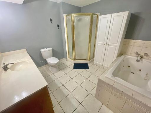 5347bathroom_lower.jpeg